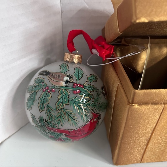 Christmas Tree Ornament CARDINALS Blown Glass Hand Blown INSIDE-Painted/gift box - Picture 11 of 14